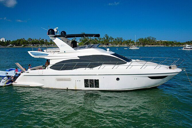 Miami Luxury Yacht Charter with Jetskis and Water Toys - An In-Depth Look at the Miami Yacht Experience