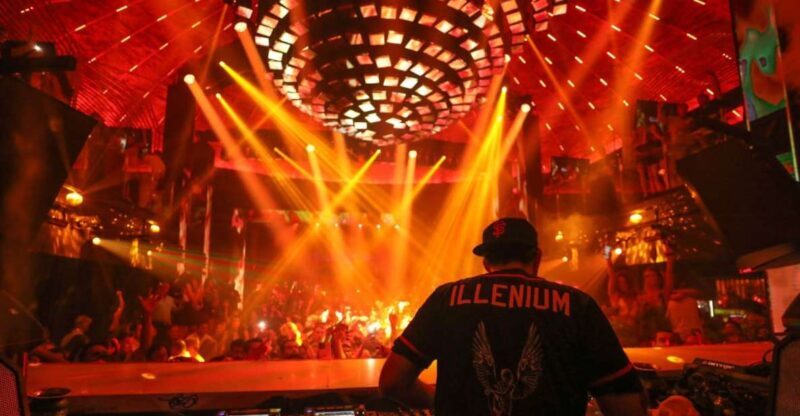 Miami: Party Bus, Club Entry, and Open Bar Night Experience - What to Expect from the Tour