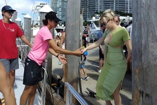 Miami Private 4 Hour Tour aboard Great White 50FT Power Catamaran - Frequently Asked Questions