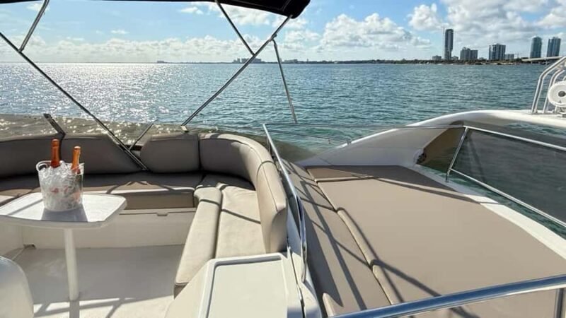 Miami Private Boat 60 ft + 2 Jet Ski | Miami Yacht Rental - Key Points