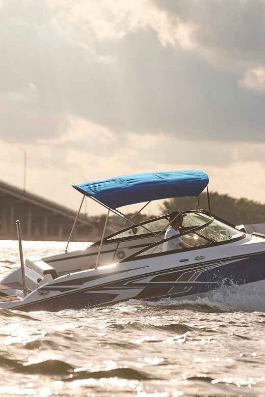 Miami: Private Boat Rental with champagne and captain - An In-Depth Look at the Experience