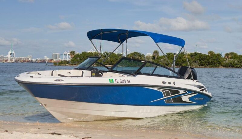 Miami: Private Boat Rental with champagne and captain - FAQs