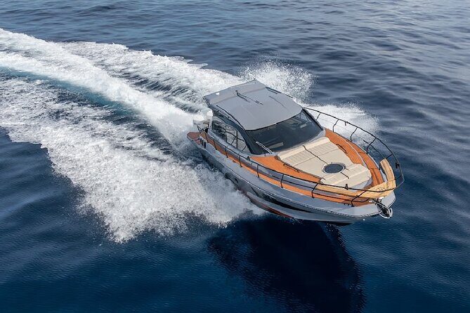 Miami: Rent a Private Yacht 4 Hours with Captain and Crew - An In-Depth Look at the Miami Yacht Experience