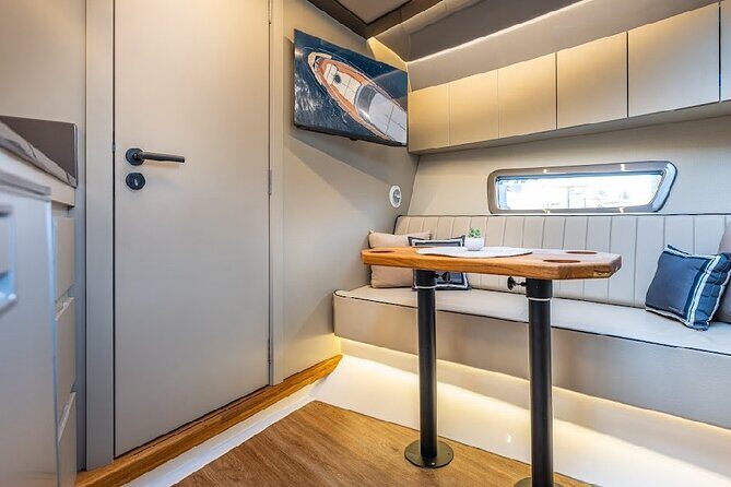 Miami: Rent a Private Yacht 4 Hours with Captain and Crew - FAQs