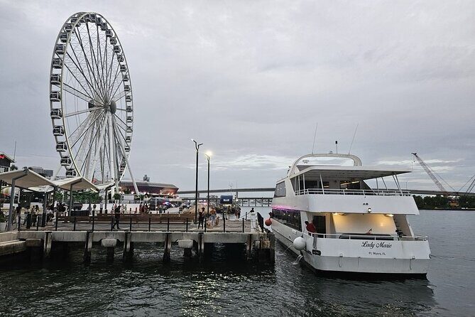 Miami: South Beach Only Boat Tour of Star Island & Biscayne Bay - Key Points