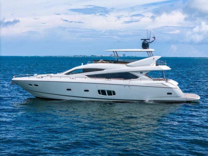 Miami: Sunseeker 80 Yacht Charter with Crew - Key Points