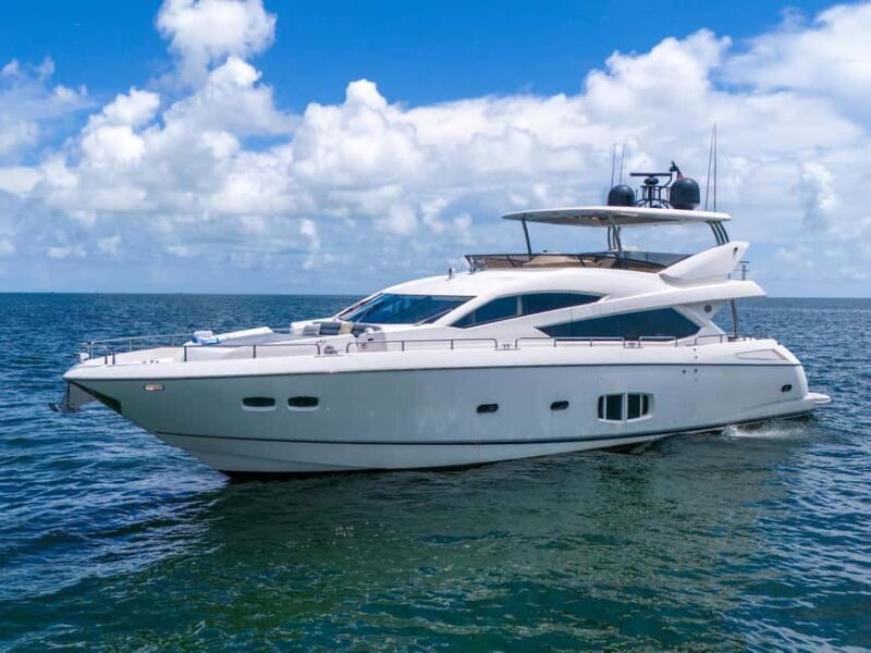 Miami: Sunseeker 80 Yacht Charter with Crew - An In-Depth Look at the Sunseeker 80 Yacht Experience