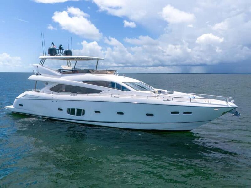 Miami: Sunseeker 80 Yacht Charter with Crew - Practicalities and Tips for Your Yacht Day