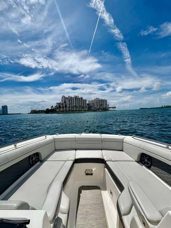 Miami:Hidden Coves Boat Tour with Champagne - Key Points