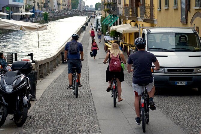 Milan: Bicycle Tour Live Tourist Guide 3 hours and half - A detailed look into the tour experience