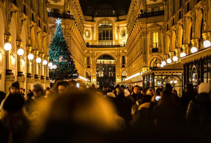 Milan: Christmas Walking Tour with a Local Guide - Key Points