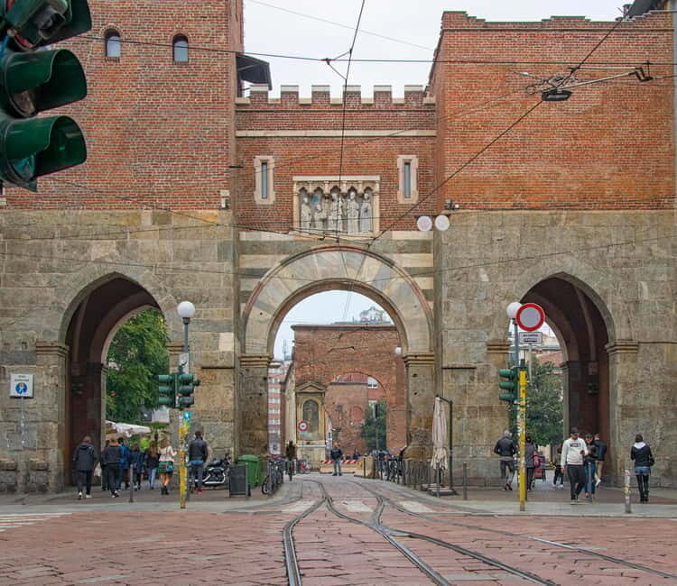 Milan: Colonne di San Lorenzo and Navigli Guided Tour - What Makes This Tour Stand Out?
