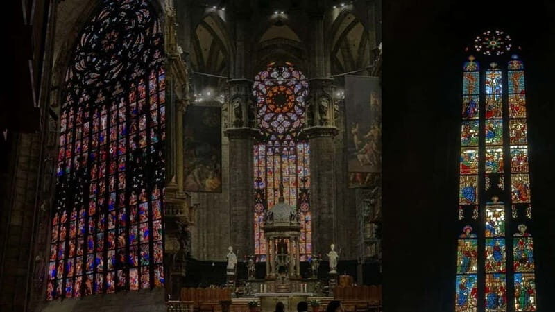 Milan: Duomo Fast-Track & Rooftop Access Tour in Romanian - In-Depth Look at the Tour Experience