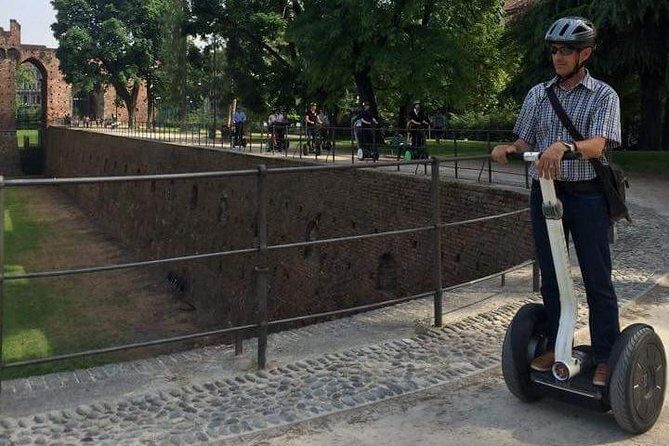Milan: Electric Bicycle Tour Tourist Guide Live - 3 hours & half - Key Points