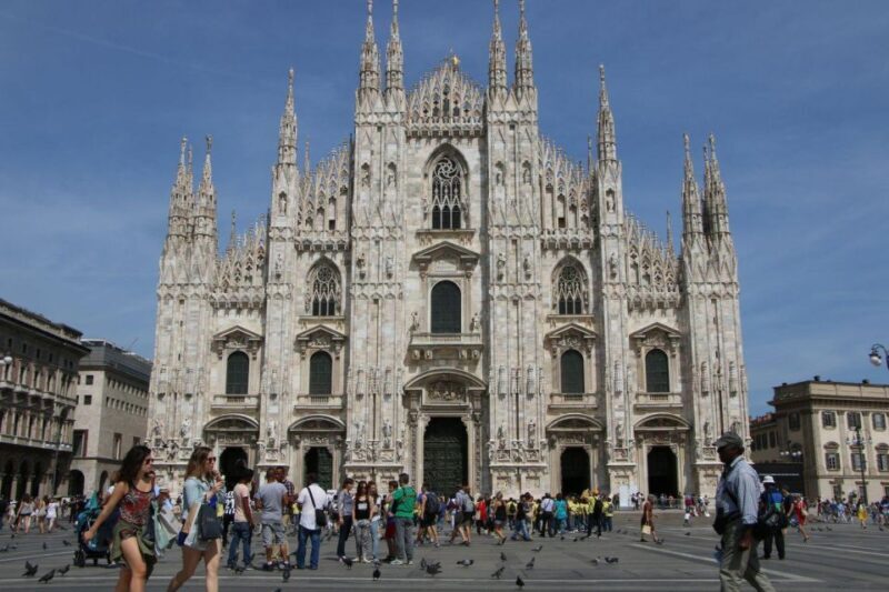 Milan: Private Sightseeing & Shopping Tour with a Local - Exploring Milan Like a Local: What to Expect