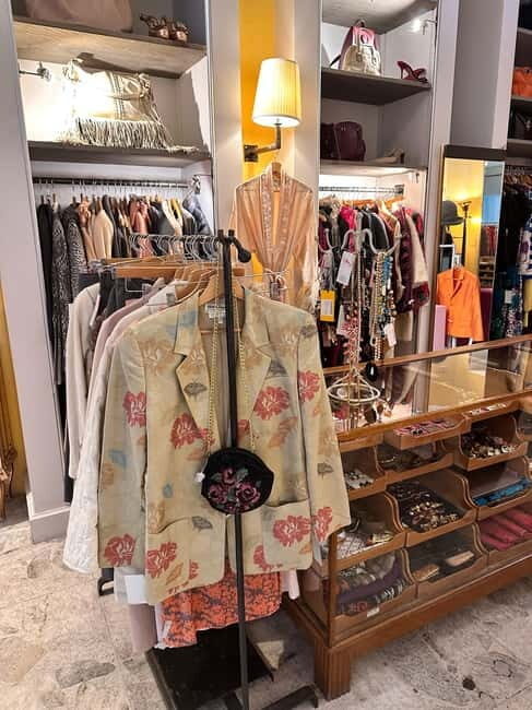 Milan: The Ultimate Vintage Shopping Guidebook - Key Points