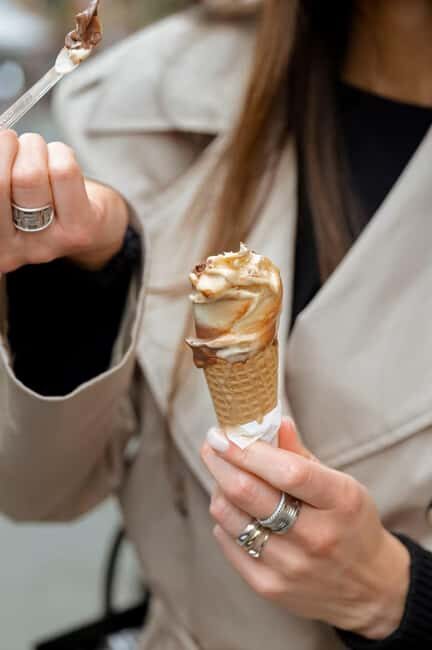 Milano Audio Guided Tour with Food Tasting box - Key Points