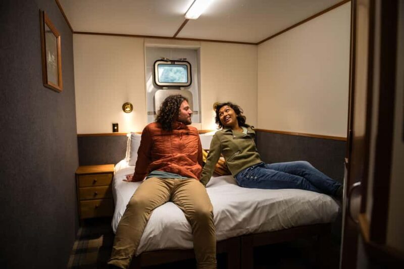 Milford Sound: Overnight Cruise with Water Activities - Key Points