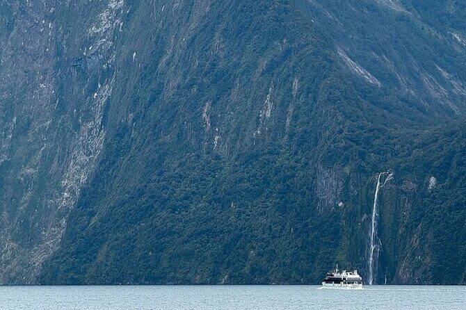 Milford Sound Private Day Trip from Queenstown via Te Anau - A Deep Dive into the Milford Sound Private Day Trip Experience