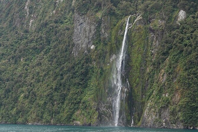 Milford Sound Private Day Trip from Queenstown via Te Anau - FAQ