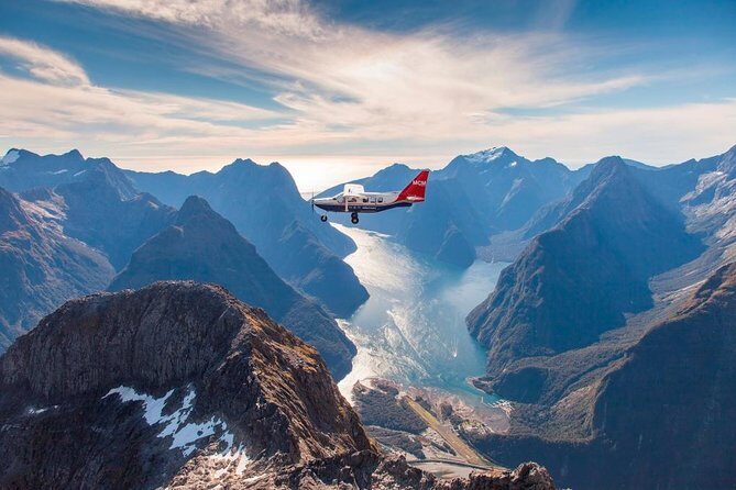 Milford Sound Scenic Flight from Queenstown - An In-Depth Look at the Milford Sound Scenic Flight