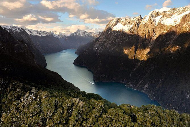 Milford Sound Scenic Flight with Landing from Queenstown - An In-Depth Look at the Milford Sound Scenic Flight