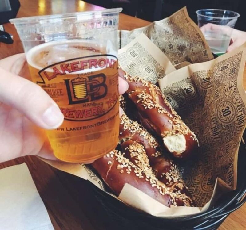 Milwaukee : Best Street Food Tour With A Local Guide - The Tastings: From Street Stalls to Traditional Restaurants