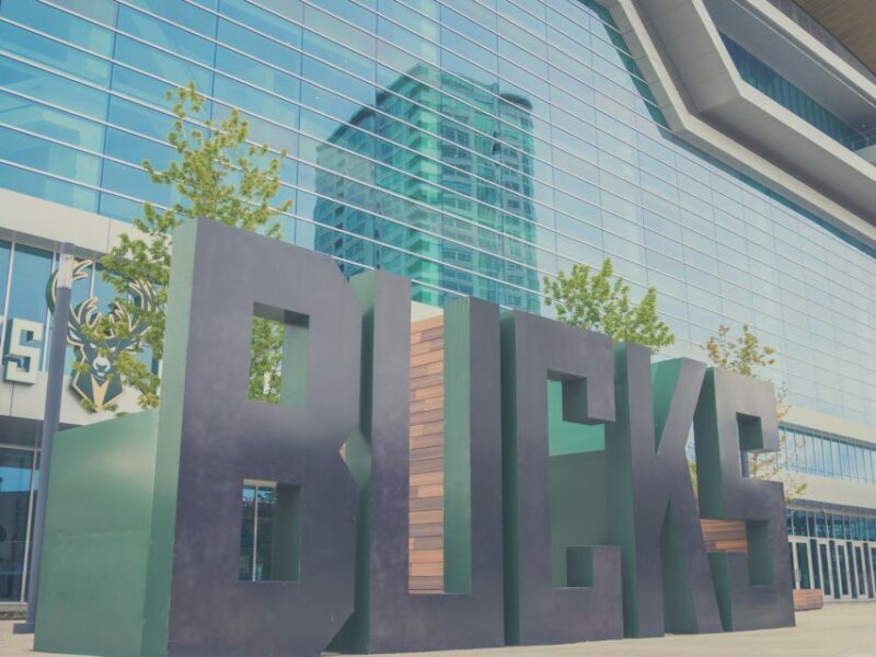 Milwaukee: Milwaukee Bucks Basketball Game Ticket - A Closer Look at the Milwaukee Bucks Game Ticket Experience