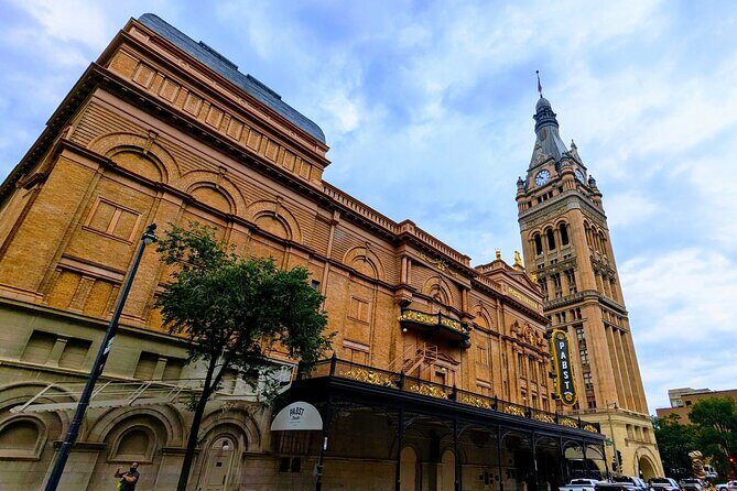 Milwaukee Scavenger Hunt Walking Tour and Game - Practical Details: What You Need to Know