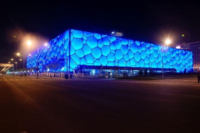 Mini Group Beijing City Night Tour for Acrobatic Show and Haidilao Hot Pot - Authentic Experiences and Hidden Insights
