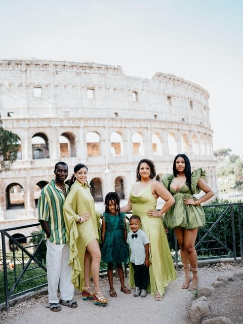Mini Photo-session at Colosseum with Photographer - What Makes This Photoshoot Stand Out?