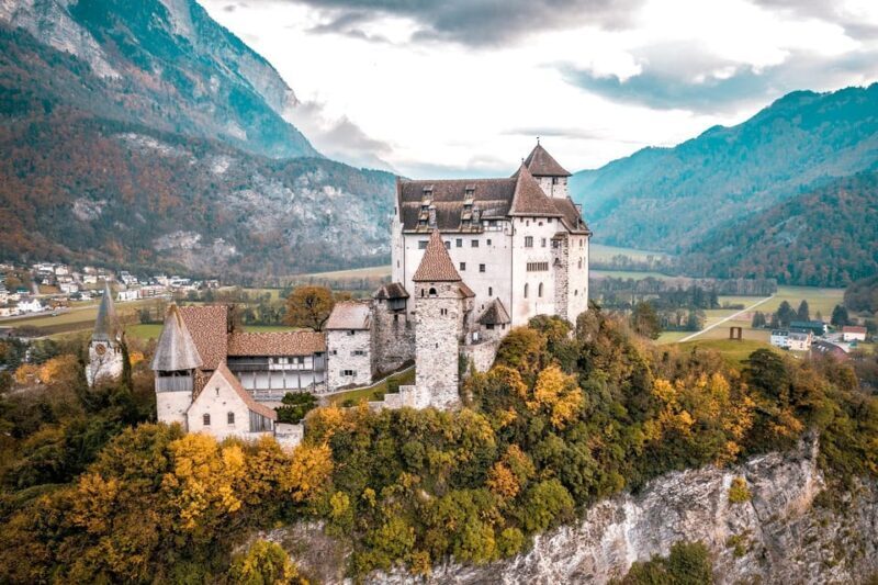 Minivan 8 Places : Dracula Castle, Peles, & Brasov Day Tour - Key Points