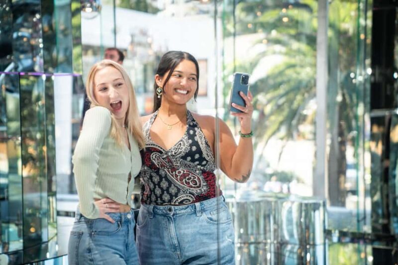 Mirror Bar - What Makes the Mirror Bar Stand Out?