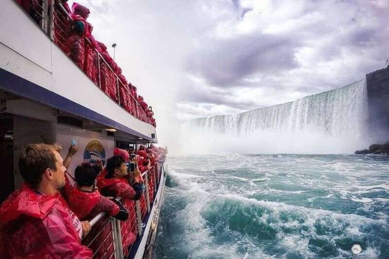 Mississauga: Niagara Falls Day Tours with Boat and Lunch - Key Points