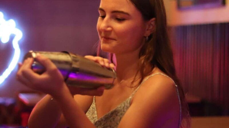 Mixology Experience in Madrid: Learn, Shake, and Sip - Why This Mixology Experience Delivers Value