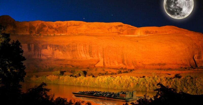 Moab: Colorado River Dinner Cruise with Music and Light Show - In-Depth Review of the Moab Colorado River Dinner Cruise