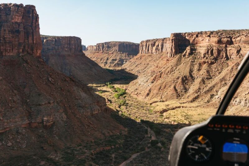 Moab: Corona Arch Canyon Run Helicopter Tour - Introduction: A Scenic Flight with a View