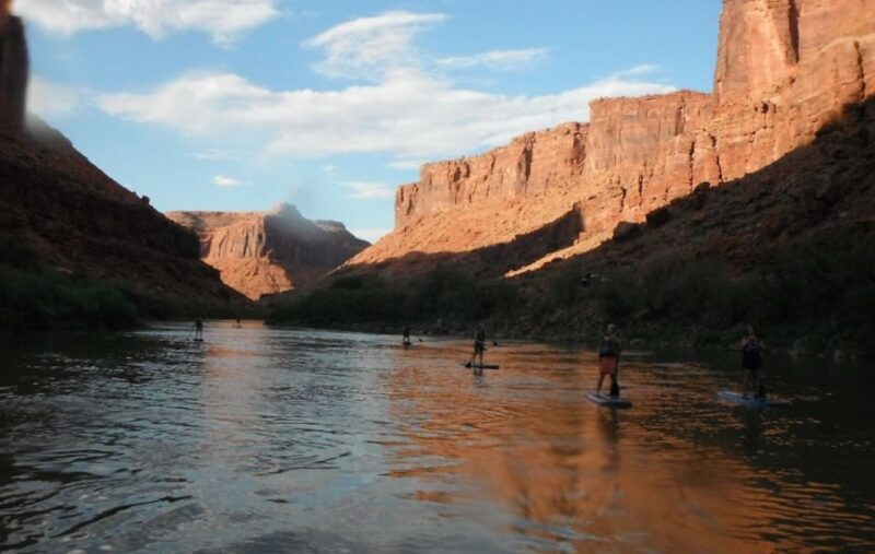 Moab: Stand-Up Paddleboard with small rapids on Colorado - Key Points