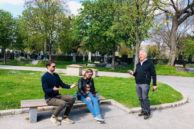 Mobile puzzle rally tour at the Vienna Central Cemetery - FAQ