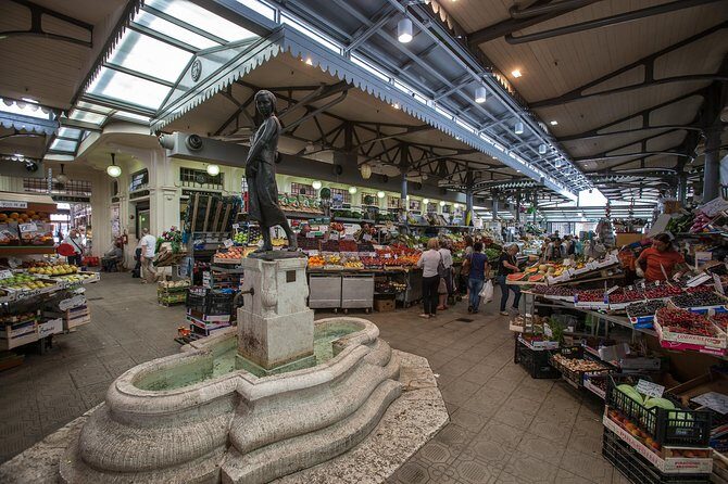 Modena city tour Walking tour in the old town - Local Flavors at Mercato Albinelli