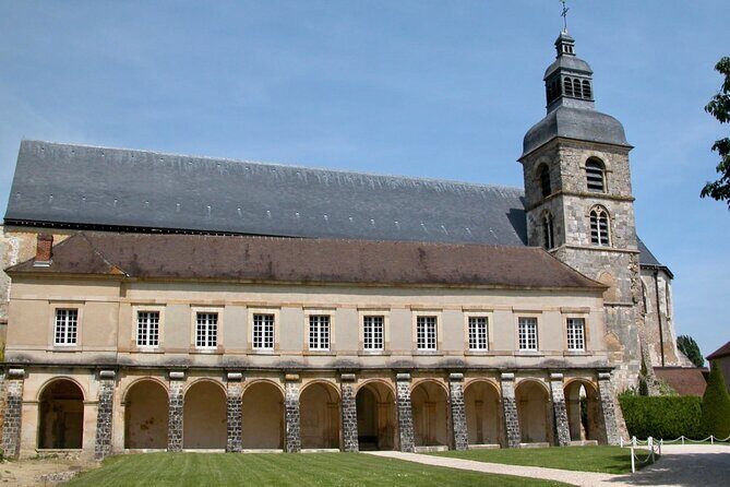 Moet et Chandon Pressoria Champagne Small Group from Paris - Frequently Asked Questions