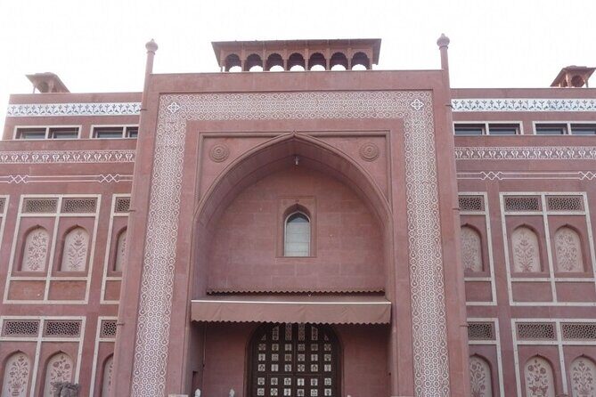 Mohabbat the Taj - A Creative Dance & Light Show with Dinner at Local Restaurant - FAQ