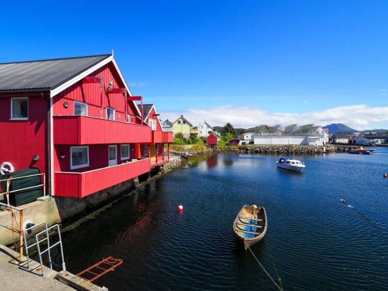 Molde - Get a feeling of the Atlantic Ocean - Exploring Norway’s Coastal Beauty: A Review of the Molde Atlantic Ocean Road & Village Tour