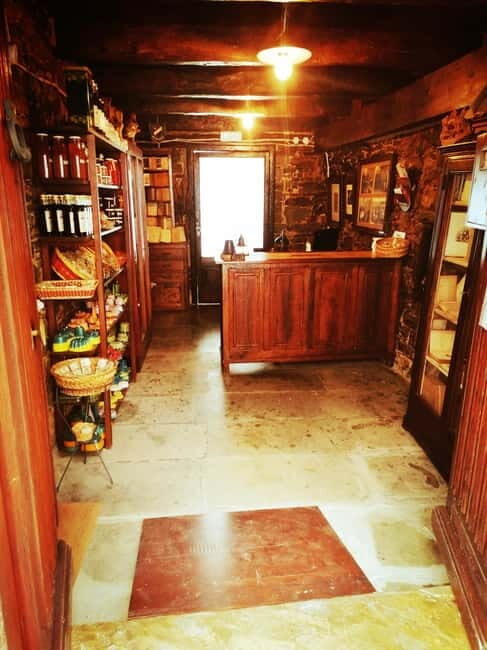 Molise Poggio Sannita (Is): tour of Palazzo Iacovone Birthplace de Horatiis house. - Key Points