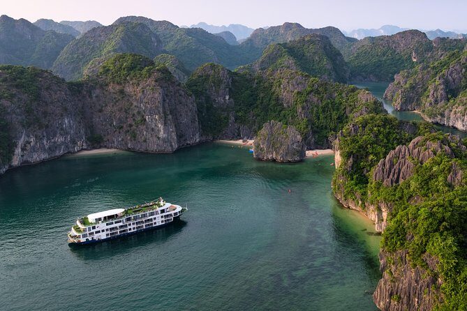 Mon Chéri Cruises 5 star: Amazing 3 days exploring Halong & Cat Ba island - What Sets Mon Chéri Apart