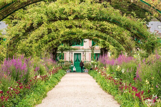 Monets Enchanted Giverny - Guided Experience and Personal Touch