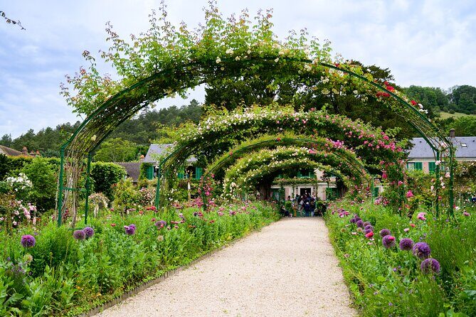 Monet's House and Garden & Giverny Village - Exploring Monet’s Home and Gardens: What to Expect