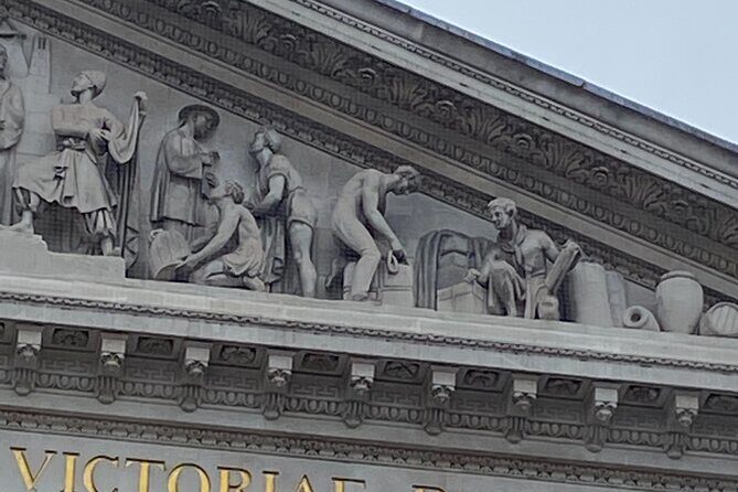 Money and Power in the City Sightseeing Tour - The Practical Aspects