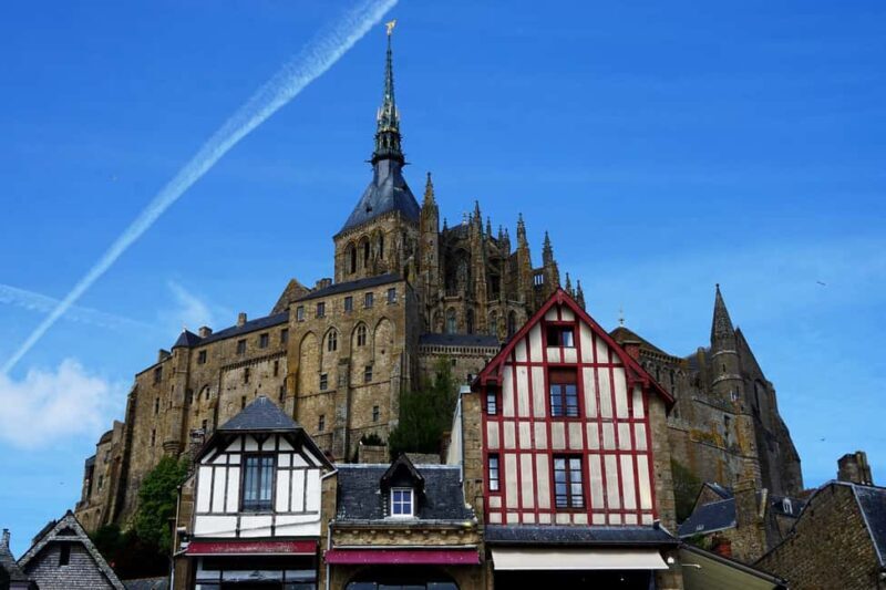 Mont Saint Michel : Full day private guided tour from Paris - Dining and Free Time