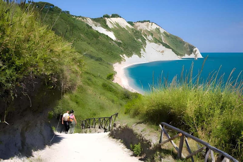 Monte Conero: hiking discovery tour - A Deep Dive into the Monte Conero Hiking Experience